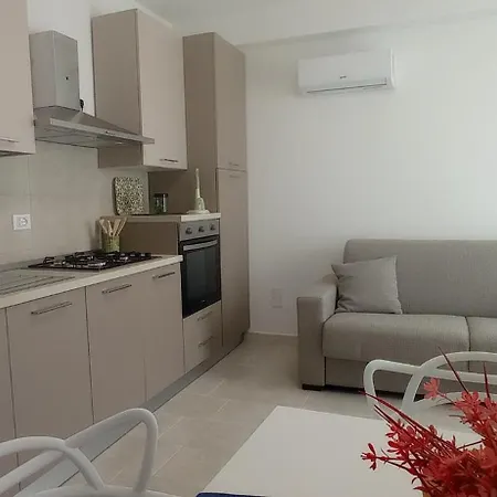 Ferienhaus Bilocale A 2 Passi Dal Mare Di Montalbano