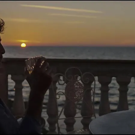 Feriehus Bilocale A 2 Passi Dal Mare Di Montalbano