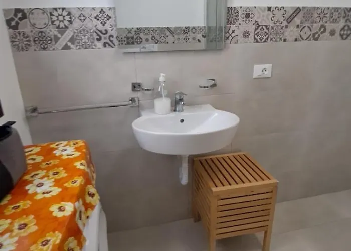 Ferienhaus Bilocale A 2 Passi Dal Mare Di Montalbano *